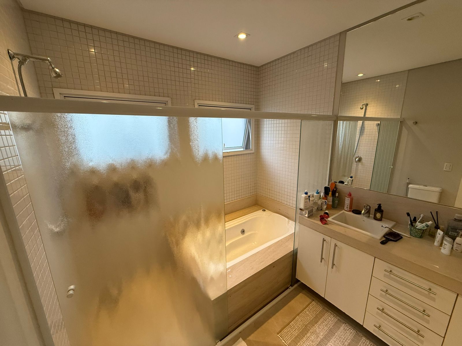 Sala de estar casa à venda em Villa Solaia , Alphaville, Barueri — 4 suítes, 441 m² — imagem 2 de 28