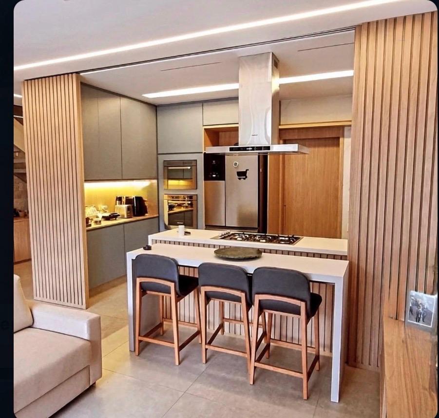 Sala de estar casa à venda em Condominio Origem, Alphaville, Santana de Parnaíba — 3 suítes, 200 m² — imagem 2 de 7