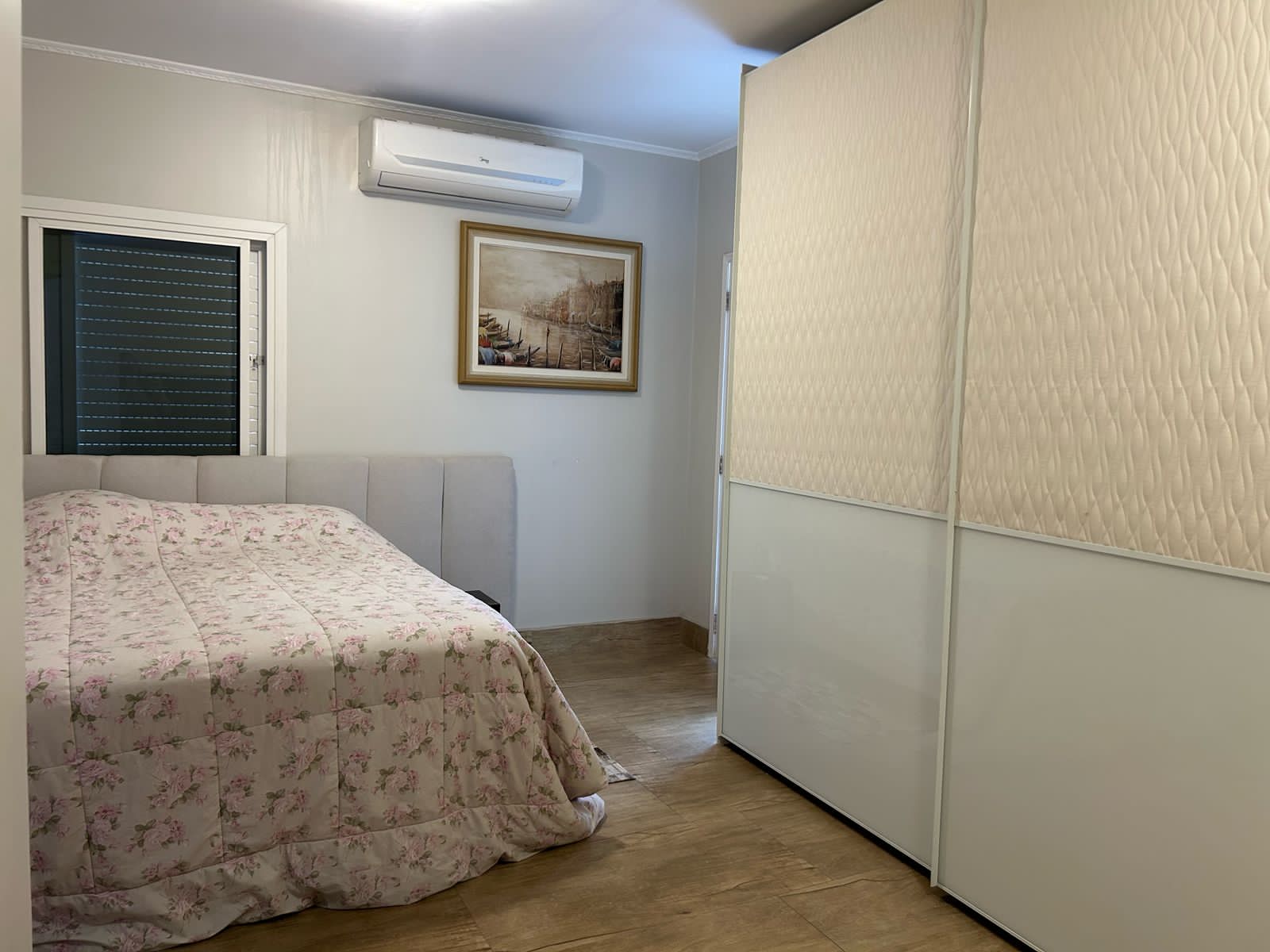 Sala de estar casa à venda ou para alugar em Residencial Tambore 1, Alphaville, Barueri — 5 suítes, 2500 m² — imagem 2 de 30