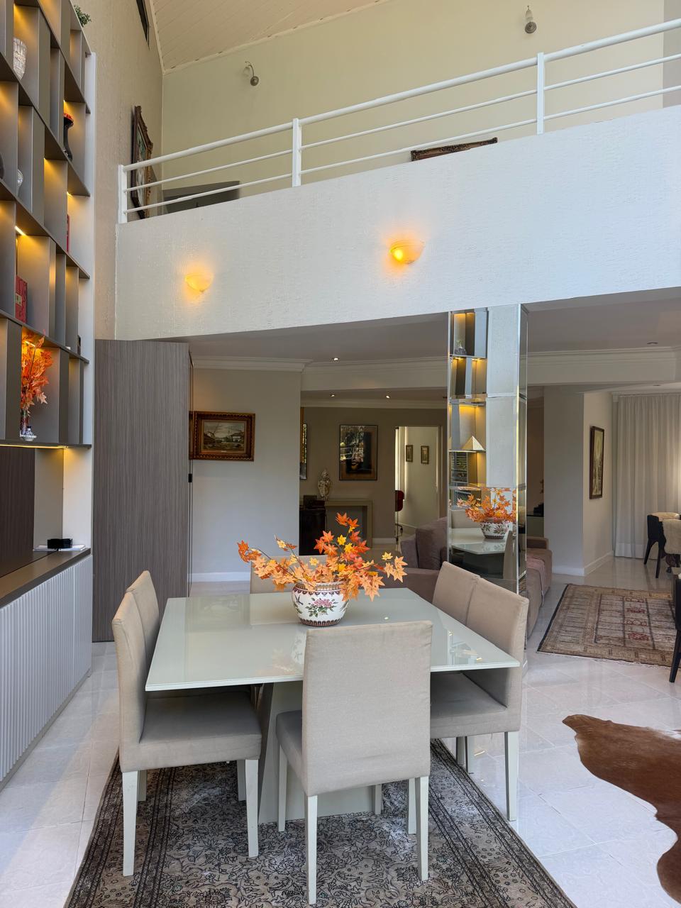Suíte principal casa à venda ou para alugar em Residencial Tambore 1, Alphaville, Barueri — 5 suítes, 2500 m² — imagem 4 de 30