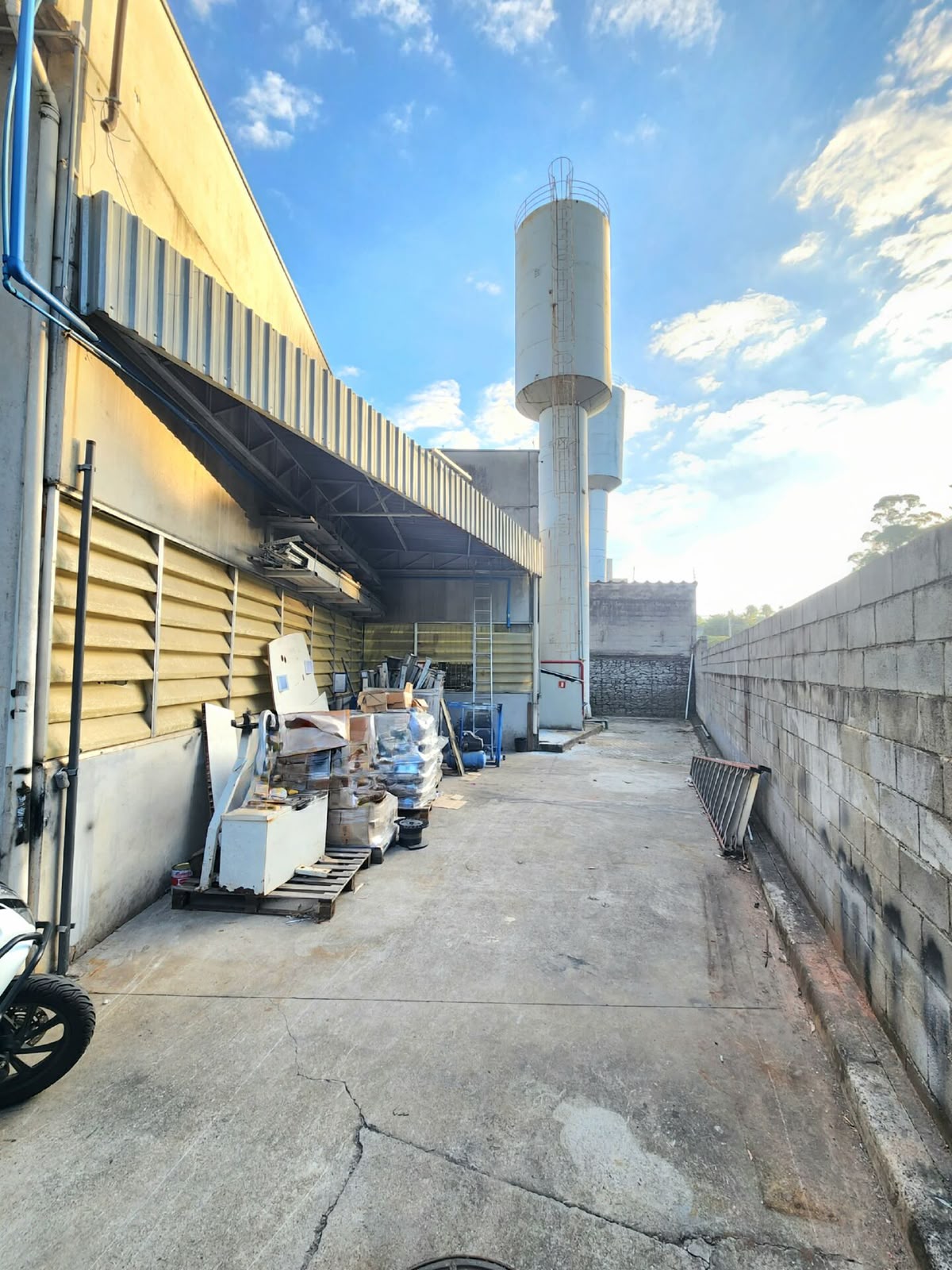 Piscina e área externa galpao à venda em Tamboré, Barueri — 3 m² — imagem 5 de 10