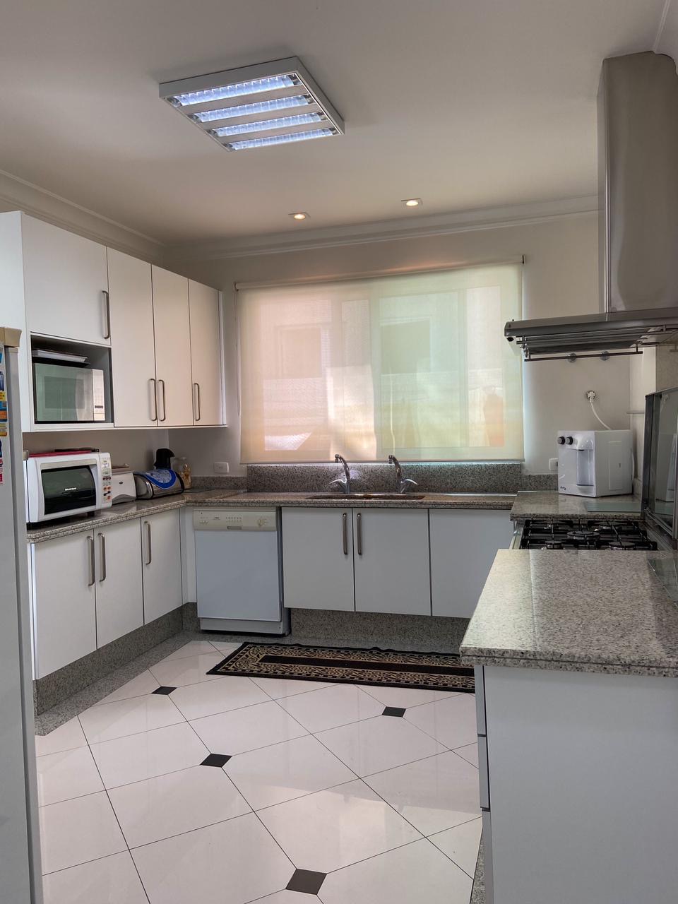 Piscina e área externa casa à venda ou para alugar em Alphaville Residencial 1, Alphaville, Barueri — 4 suítes, 560 m² — imagem 5 de 12
