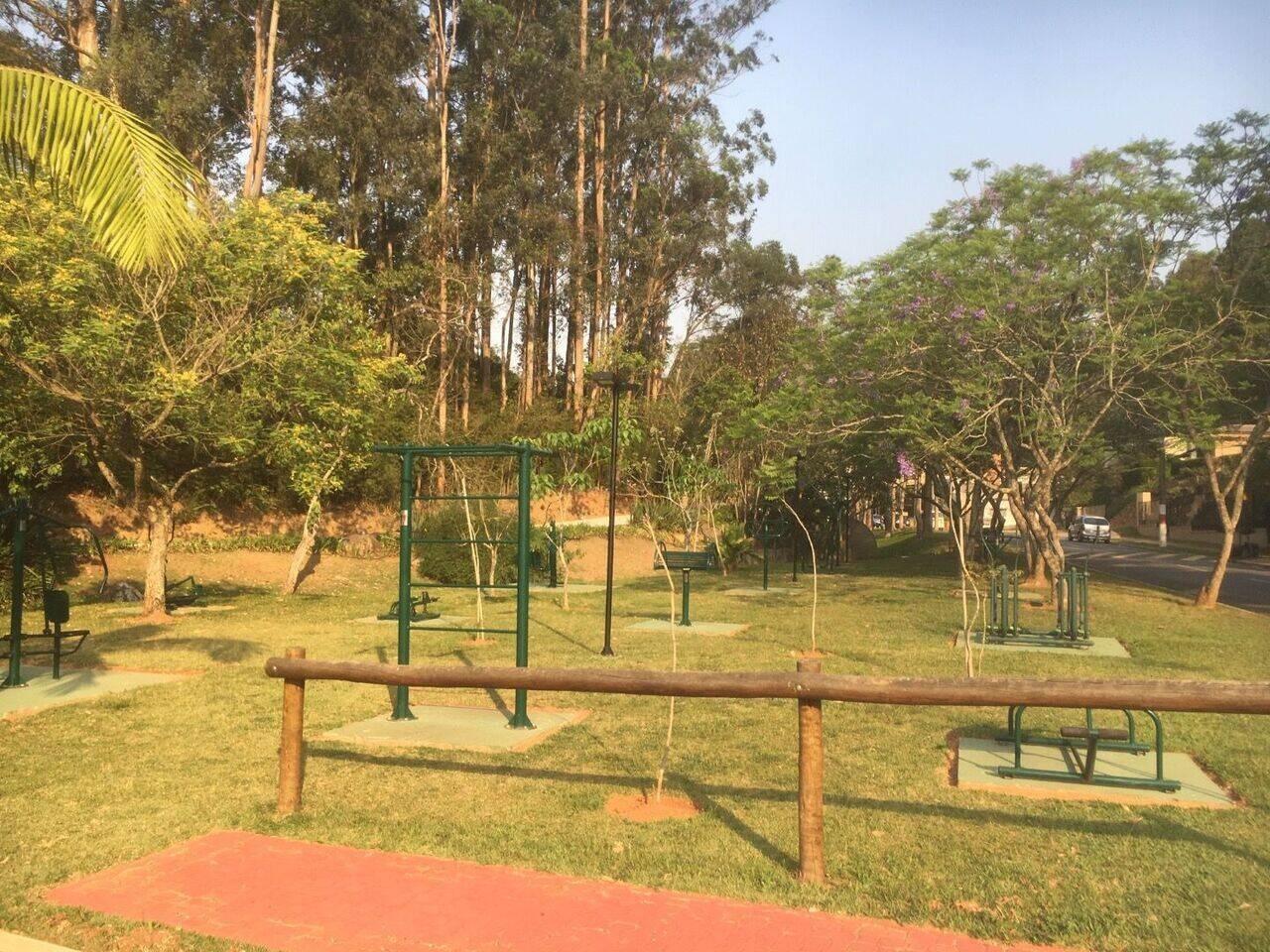Suíte principal terreno à venda em Residencial Tambore 1, Alphaville, Barueri — 2472 m² — imagem 4 de 15