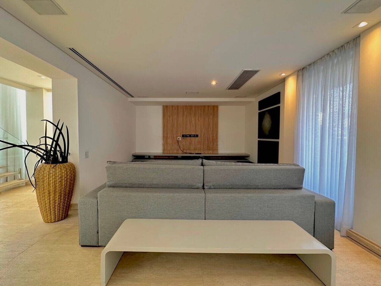 Área de convivência casa à venda em Residencial Tambore 1, Alphaville, Barueri — 5 suítes, 1200 m² — imagem 6 de 20