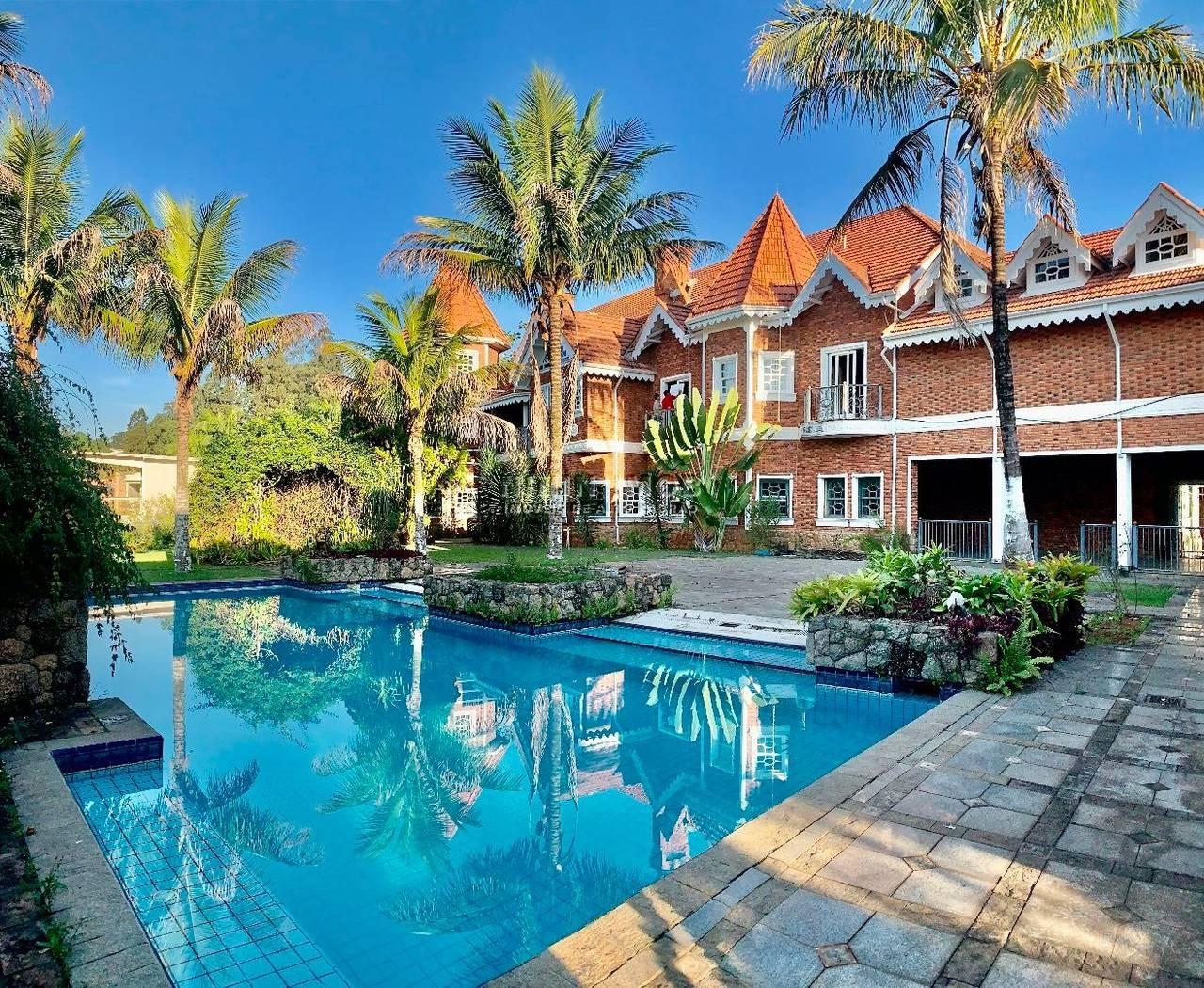 Fachada casa à venda em Residencial Tambore 1, Alphaville, Barueri — 5 suítes, 1300 m² — imagem 1 de 19
