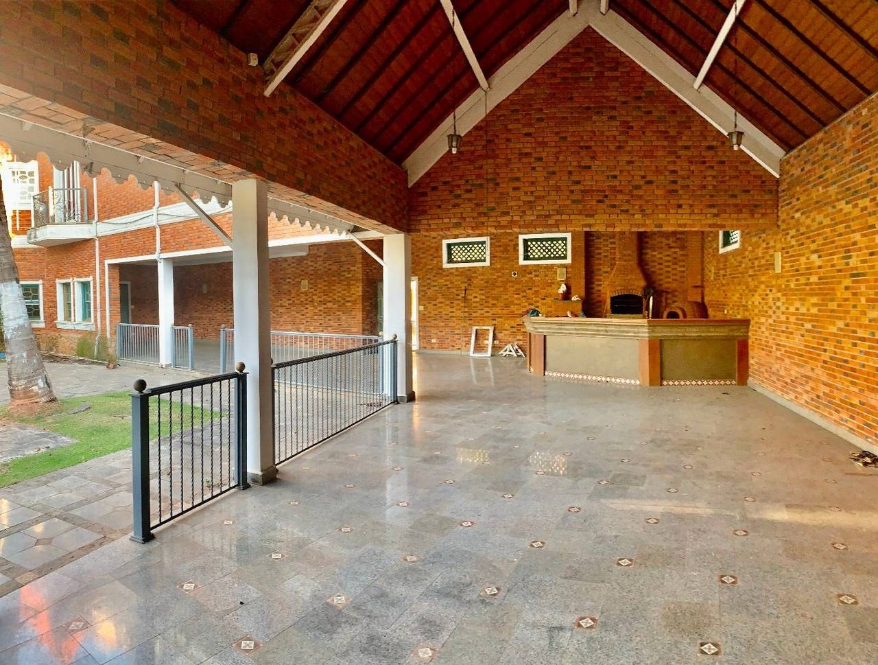 Cozinha e área gourmet casa à venda em Residencial Tambore 1, Alphaville, Barueri — 5 suítes, 1300 m² — imagem 3 de 19