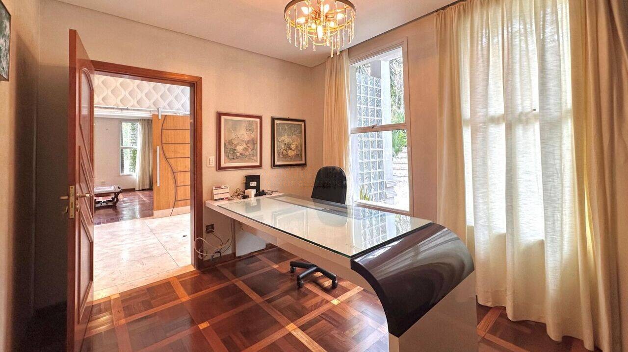 Cozinha e área gourmet casa à venda em Residencial Tambore 1, Alphaville, Barueri — 4 suítes, 850 m² — imagem 3 de 20