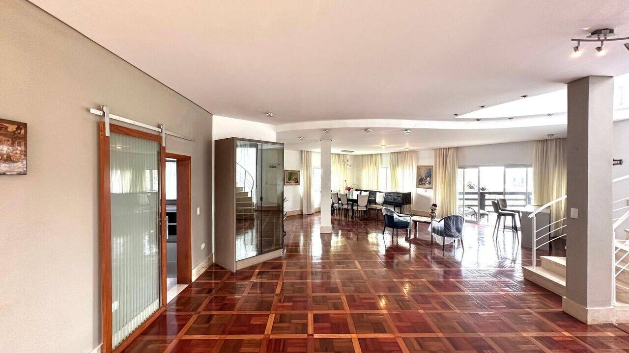 Suíte principal casa à venda em Residencial Tambore 1, Alphaville, Barueri — 4 suítes, 850 m² — imagem 4 de 20