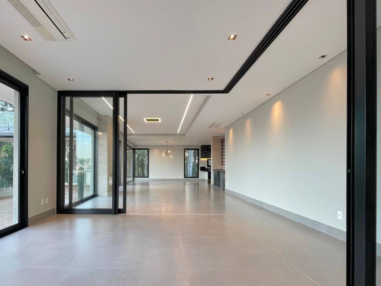 Cozinha e área gourmet casa à venda em Residencial Tambore 1, Alphaville, Barueri — 4 suítes, 1300 m² — imagem 3 de 20