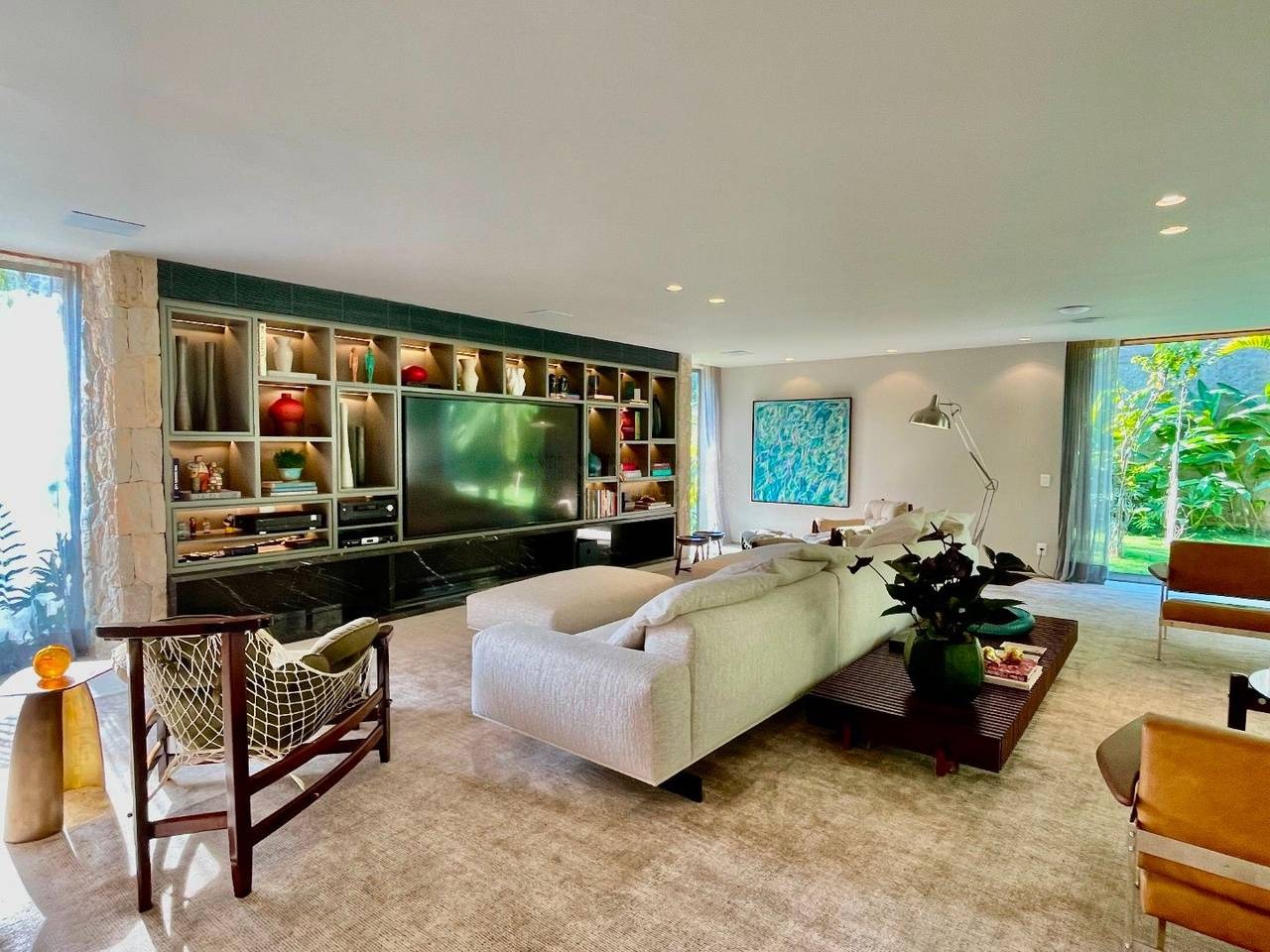 Sala de estar casa à venda em Residencial Tambore 1, Alphaville, Barueri — 3 suítes, 780 m² — imagem 2 de 20