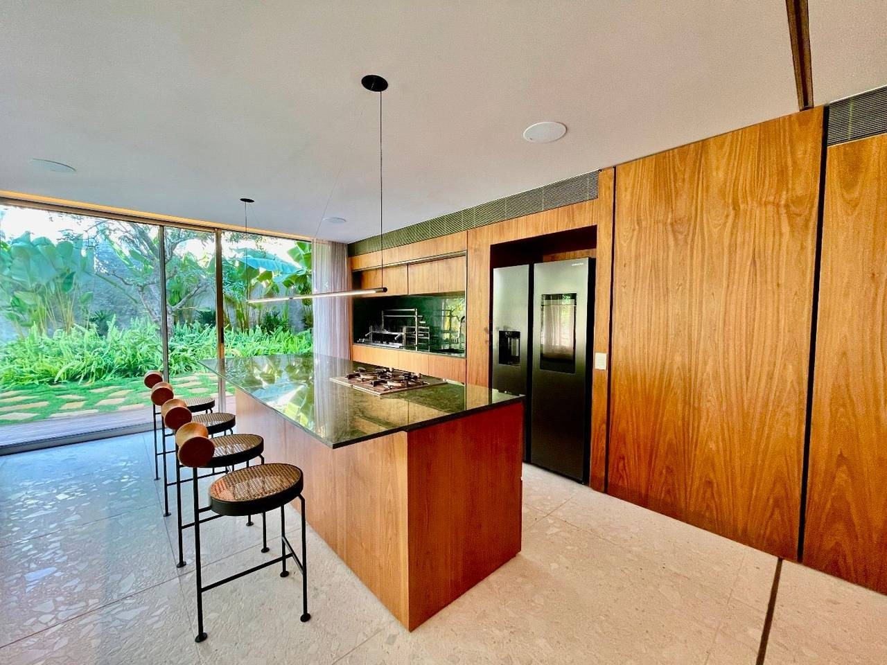 Piscina e área externa casa à venda em Residencial Tambore 1, Alphaville, Barueri — 3 suítes, 780 m² — imagem 5 de 20