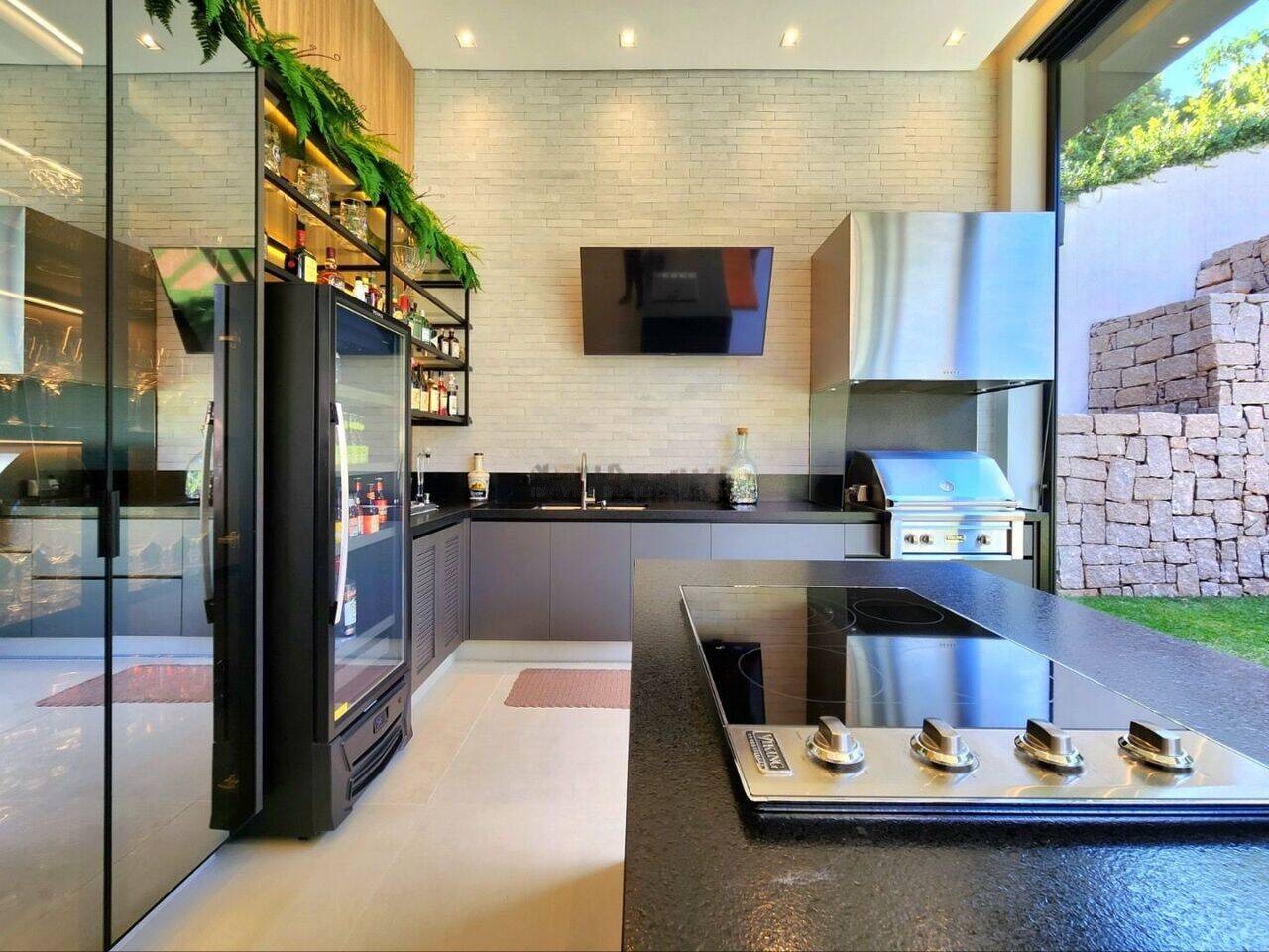 Cozinha e área gourmet casa à venda em Residencial Tambore 1, Alphaville, Barueri — 5 suítes, 800 m² — imagem 3 de 20