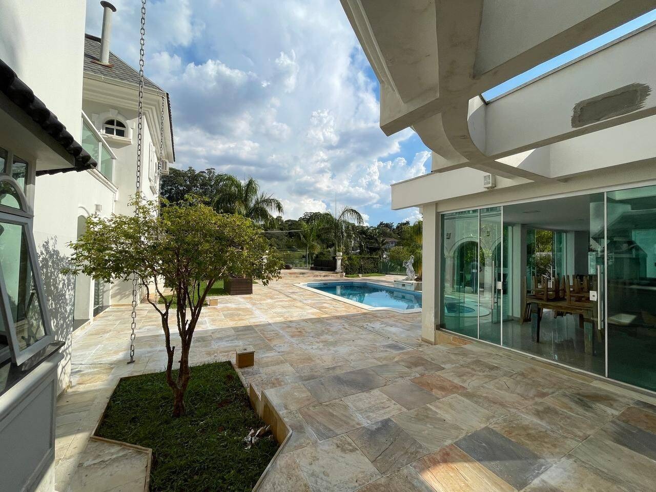 Área de convivência casa à venda em Residencial Tambore 1, Alphaville, Barueri — 4 suítes, 750 m² — imagem 6 de 20