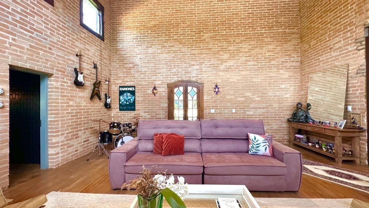 Cozinha e área gourmet casa à venda em Residencial Tambore 1, Alphaville, Barueri — 3 suítes, 450 m² — imagem 3 de 20