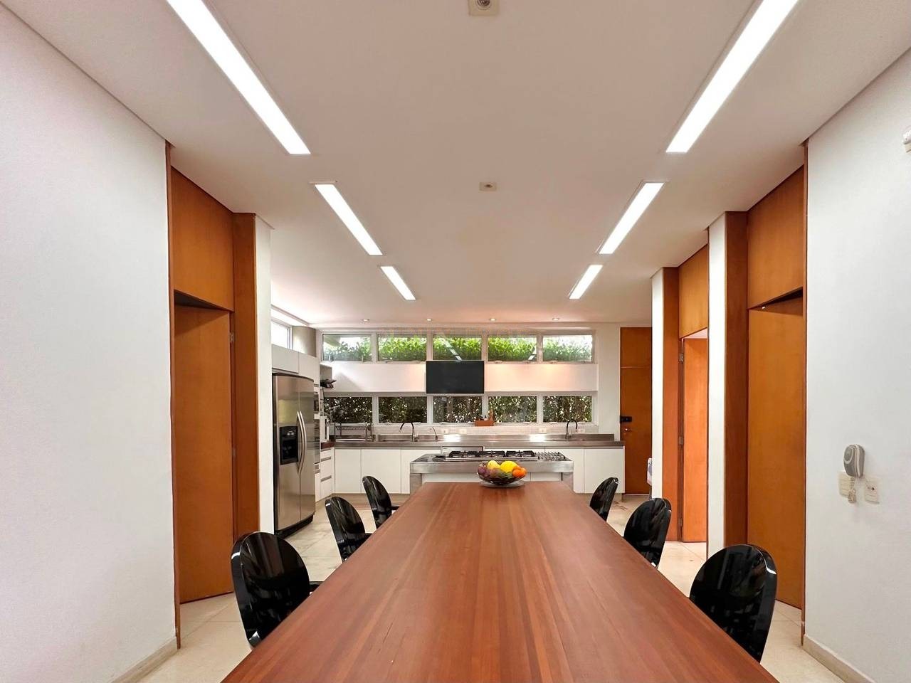 Suíte principal casa à venda em Residencial Tambore 1, Alphaville, Barueri — 4 suítes, 900 m² — imagem 4 de 20