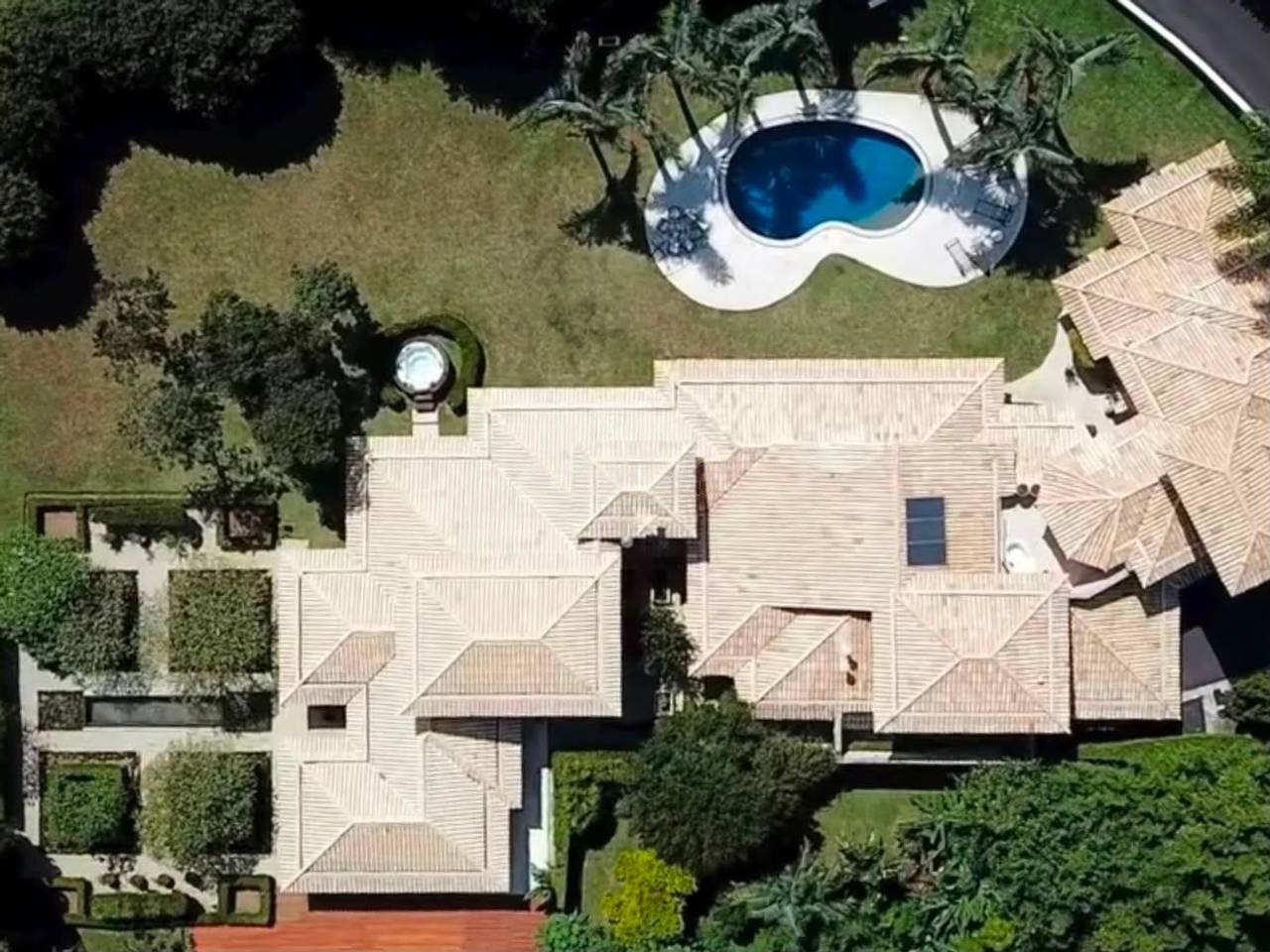 Sala de estar casa à venda em Residencial Tambore 1, Alphaville, Barueri — 4 suítes, 1100 m² — imagem 2 de 20