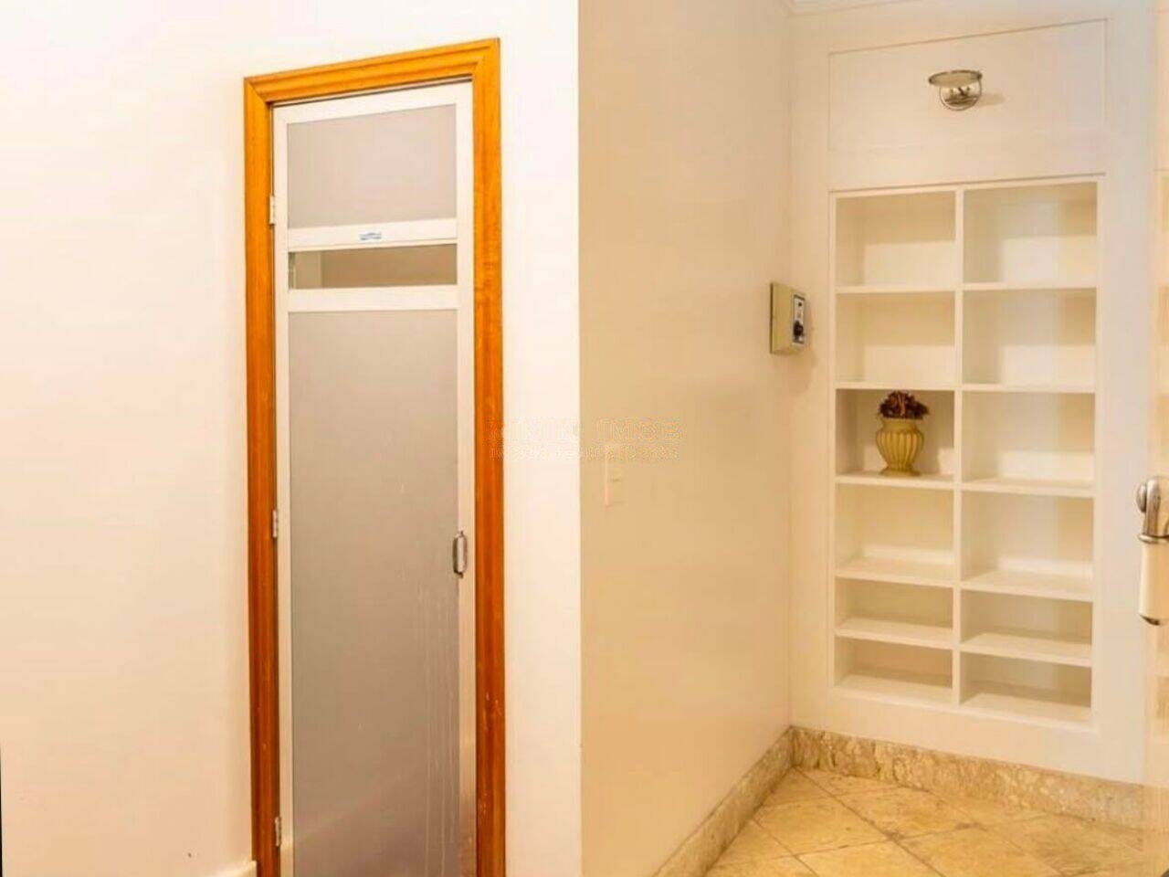 Área de convivência casa à venda em Residencial Tambore 1, Alphaville, Barueri — 4 suítes, 1100 m² — imagem 6 de 20