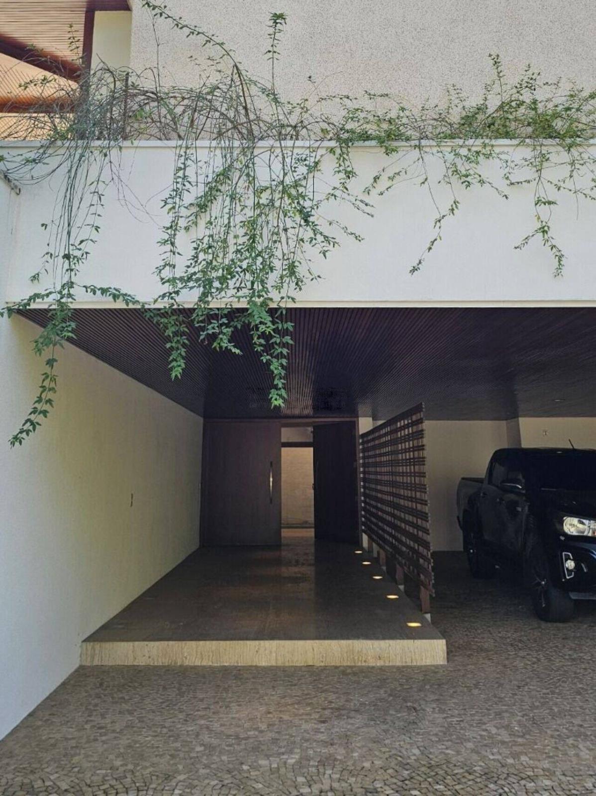Sala de estar casa à venda ou para alugar em Residencial Tambore 1, Alphaville, Barueri — 5 suítes, 3300 m² — imagem 2 de 20