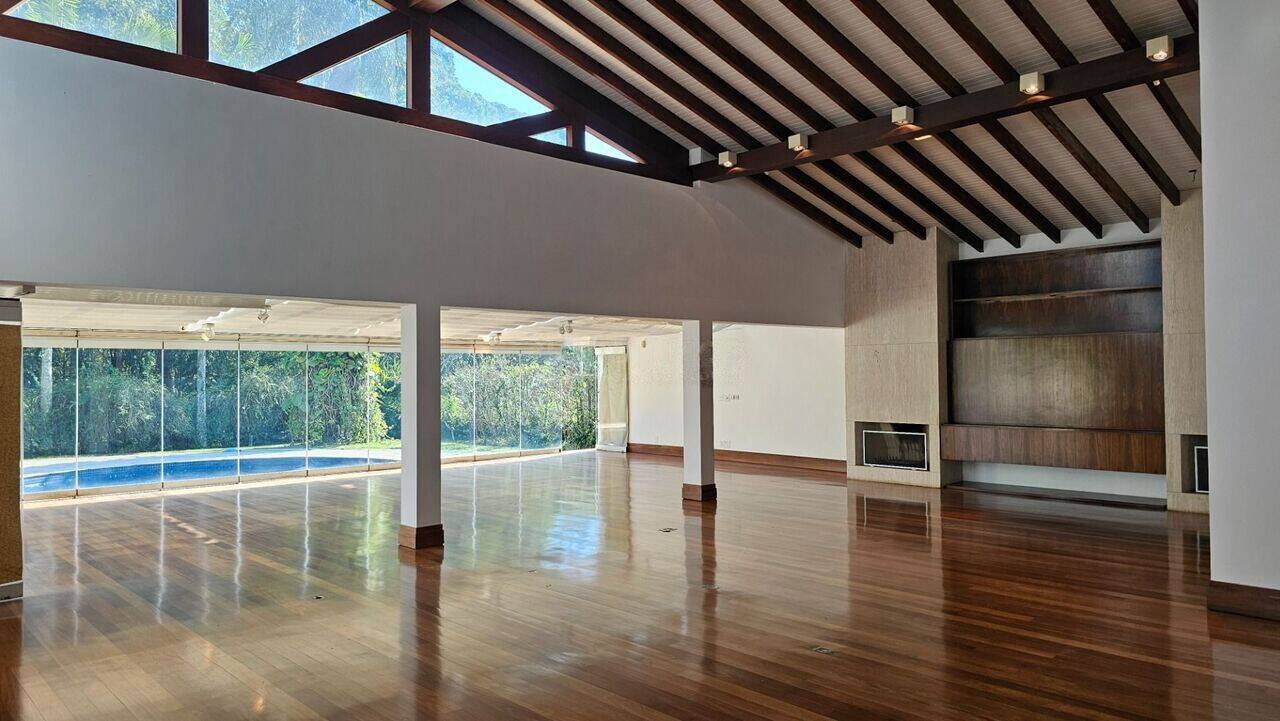 Cozinha e área gourmet casa à venda ou para alugar em Residencial Tambore 1, Alphaville, Barueri — 5 suítes, 3300 m² — imagem 3 de 20