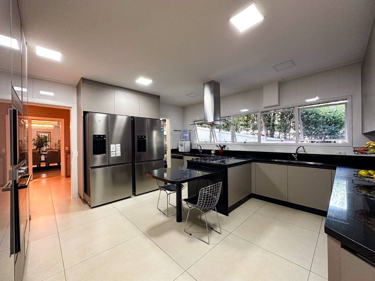 Suíte principal casa à venda em Residencial Tambore 1, Alphaville, Barueri — 4 suítes, 1000 m² — imagem 4 de 20