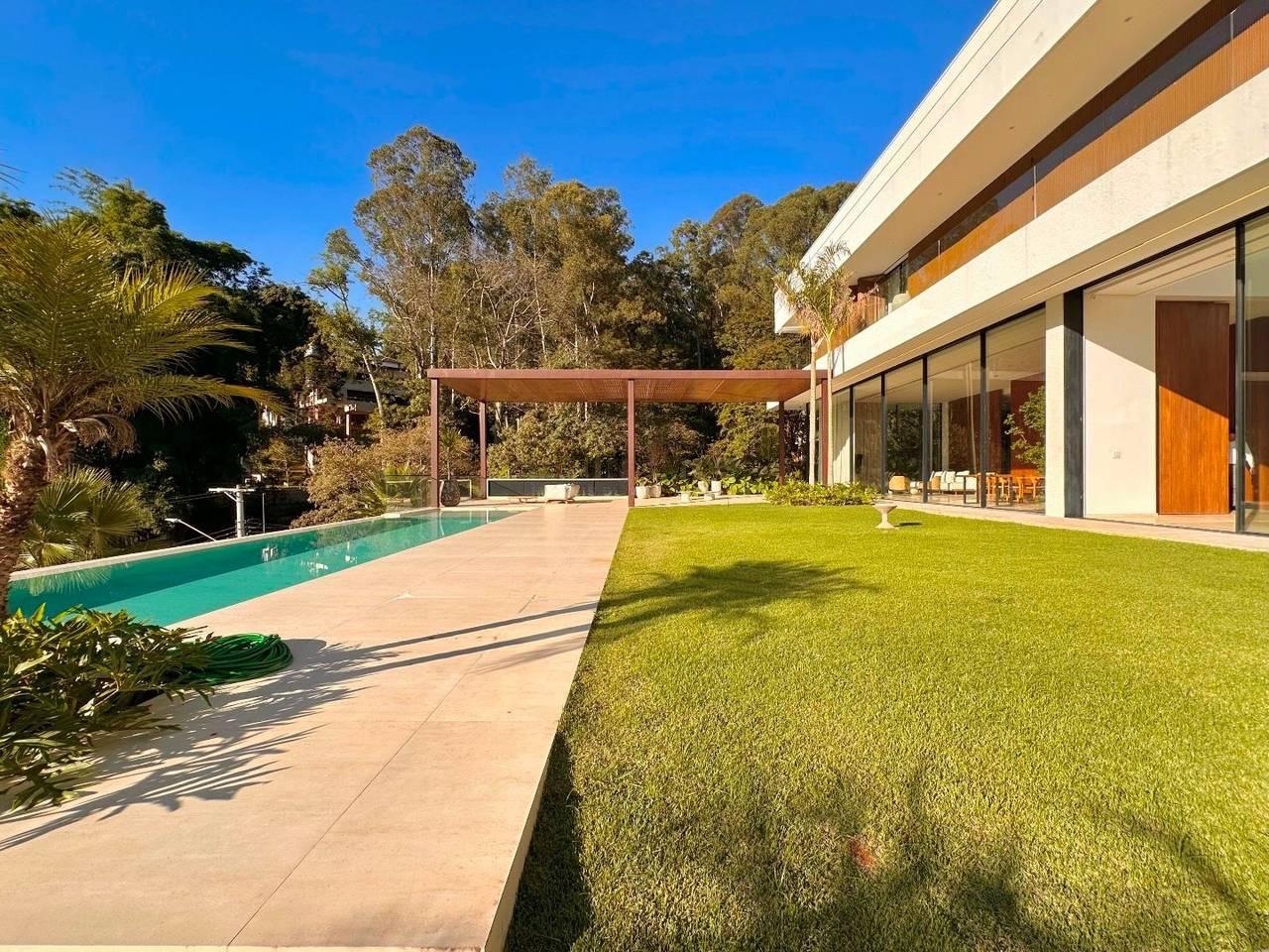 Fachada casa à venda em Residencial Tambore 1, Alphaville, Barueri — 5 suítes, 1000 m² — imagem 1 de 20
