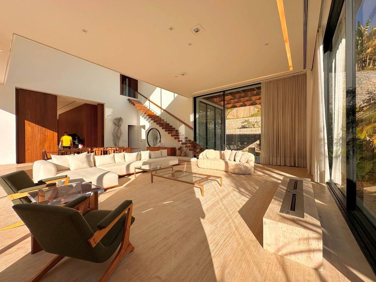 Piscina e área externa casa à venda em Residencial Tambore 1, Alphaville, Barueri — 5 suítes, 1000 m² — imagem 5 de 20