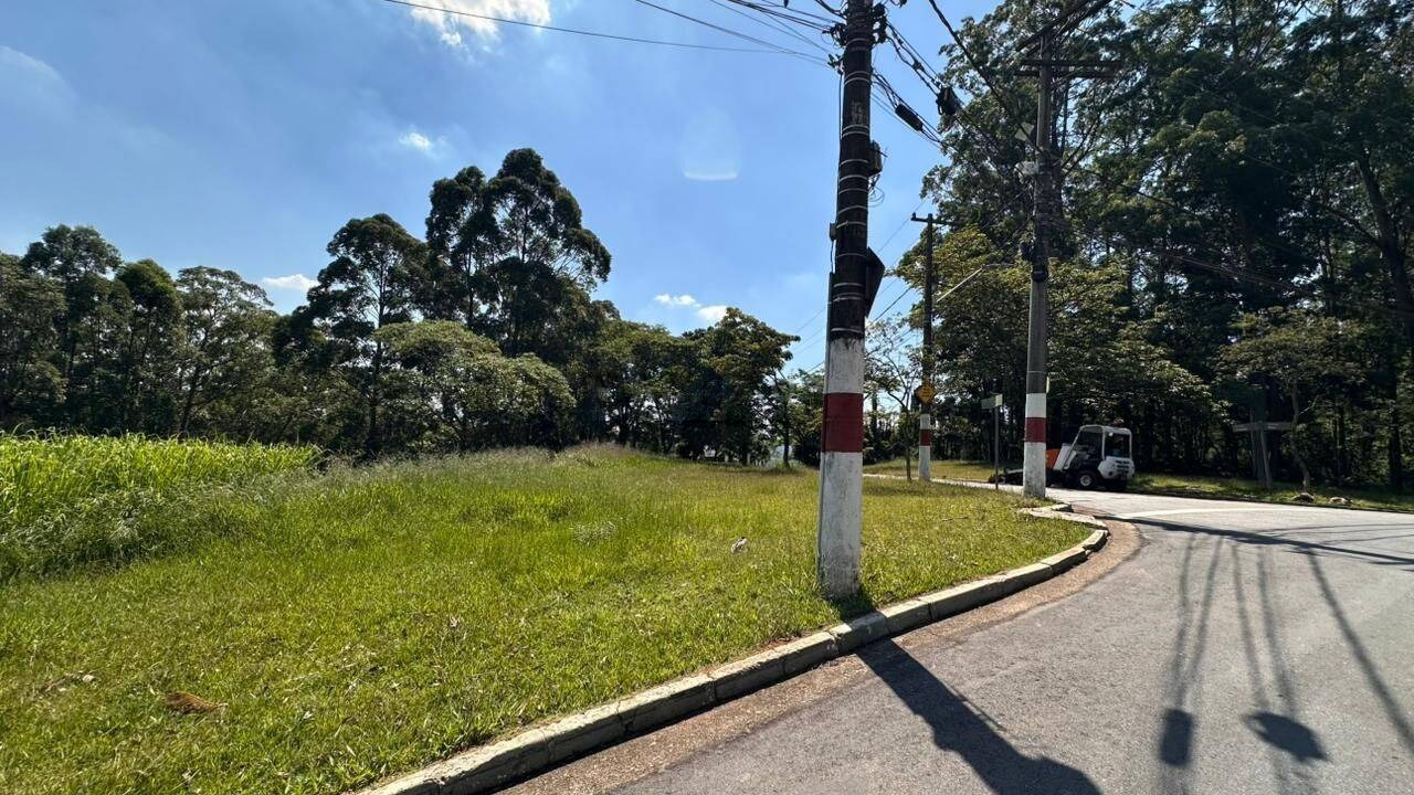 Suíte principal terreno à venda em Residencial Tambore 1, Alphaville, Barueri — 2171 m² — imagem 4 de 15