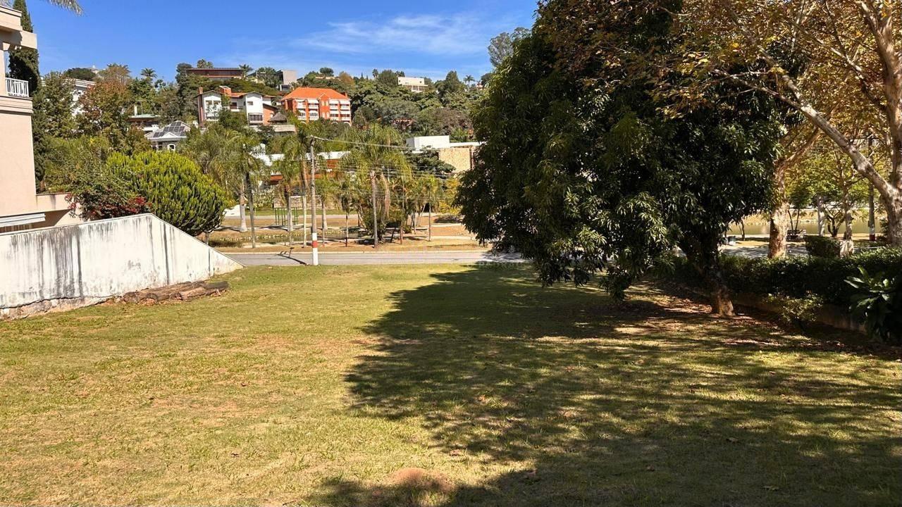 Sala de estar terreno à venda em Residencial Tambore 1, Alphaville, Barueri — 1717 m² — imagem 2 de 15
