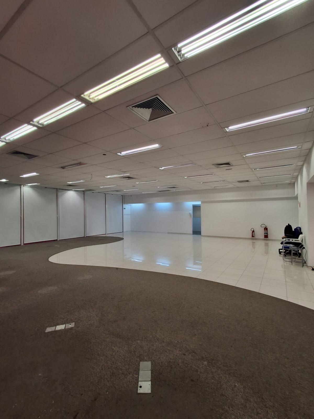 Suíte principal loja para alugar em Alphaville, Barueri — 285 m² — imagem 4 de 15