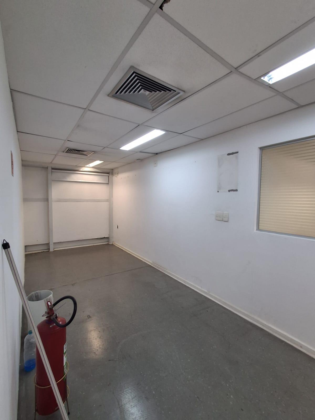 Área de convivência loja para alugar em Alphaville, Barueri — 285 m² — imagem 6 de 15
