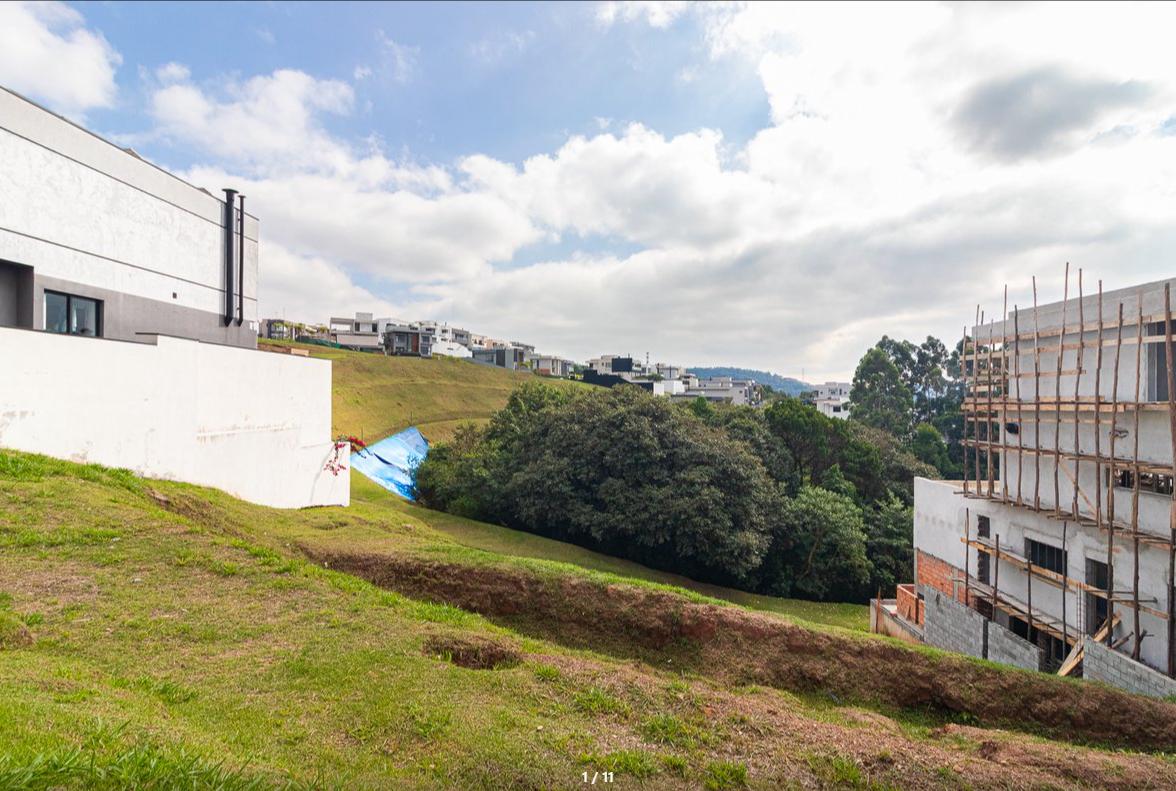 Sala de estar terreno_lote à venda em Itahye Residencial, Barueri — 420 m² — imagem 2 de 5
