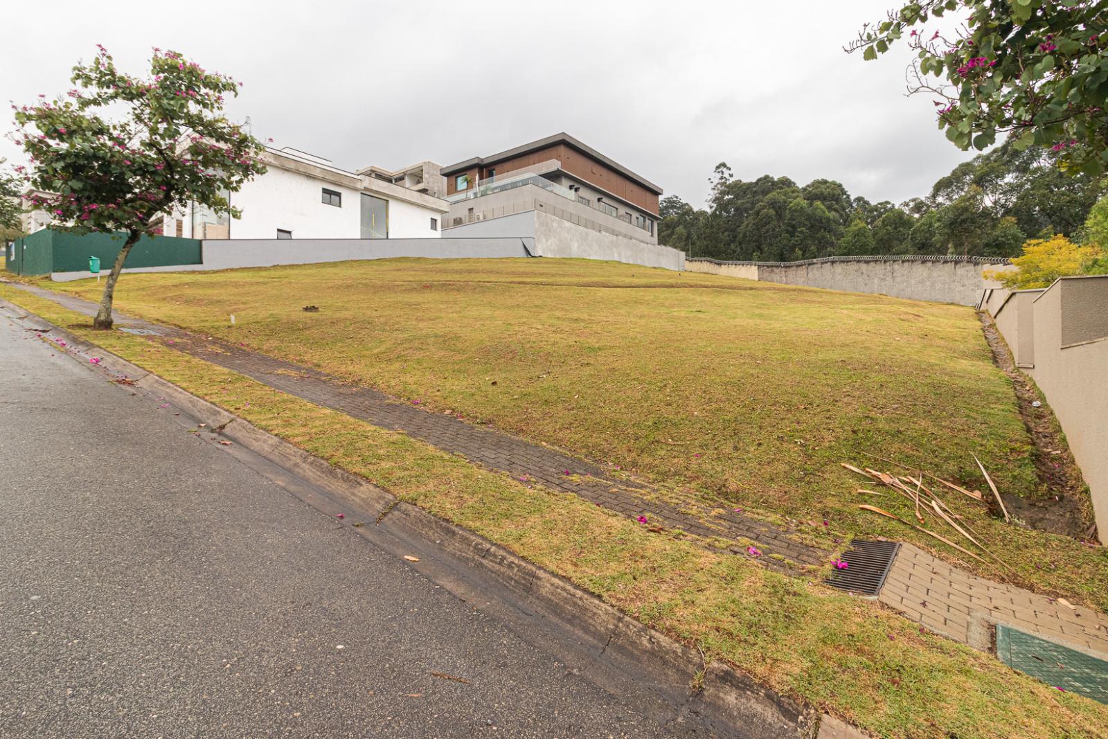 Suíte principal terreno_lote à venda em Residencial Tambore 10 , Alphaville, Santana de Parnaíba — 816 m² — imagem 4 de 6