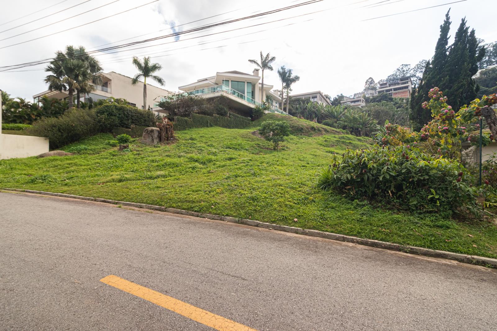 Fachada terreno à venda em Residencial Tambore 1, Alphaville, Santana de Parnaíba — 1689 m² — imagem 1 de 18