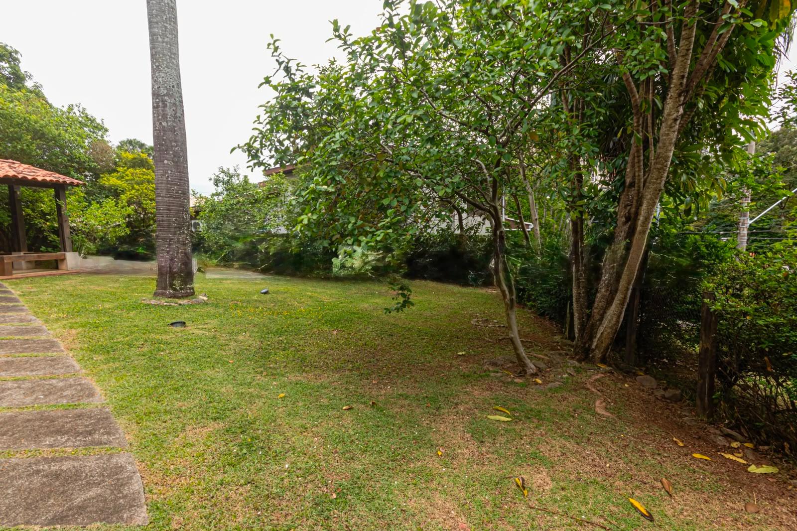 Sala de estar terreno à venda em Alphaville Residencial 1, Alphaville, Barueri — 560 m² — imagem 2 de 3