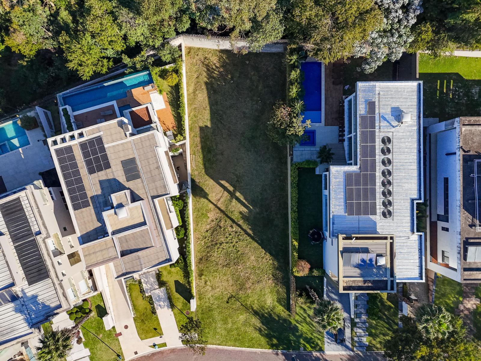 Piscina e área externa terreno à venda em Tambore 11, Alphaville, Santana de Parnaíba — 736 m² — imagem 5 de 15