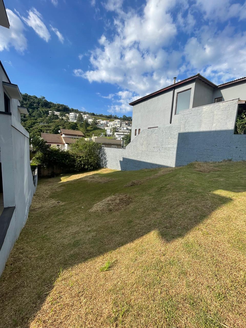 Sala de estar terreno à venda em Valville 1, Santana de Parnaíba — 360 m² — imagem 2 de 4
