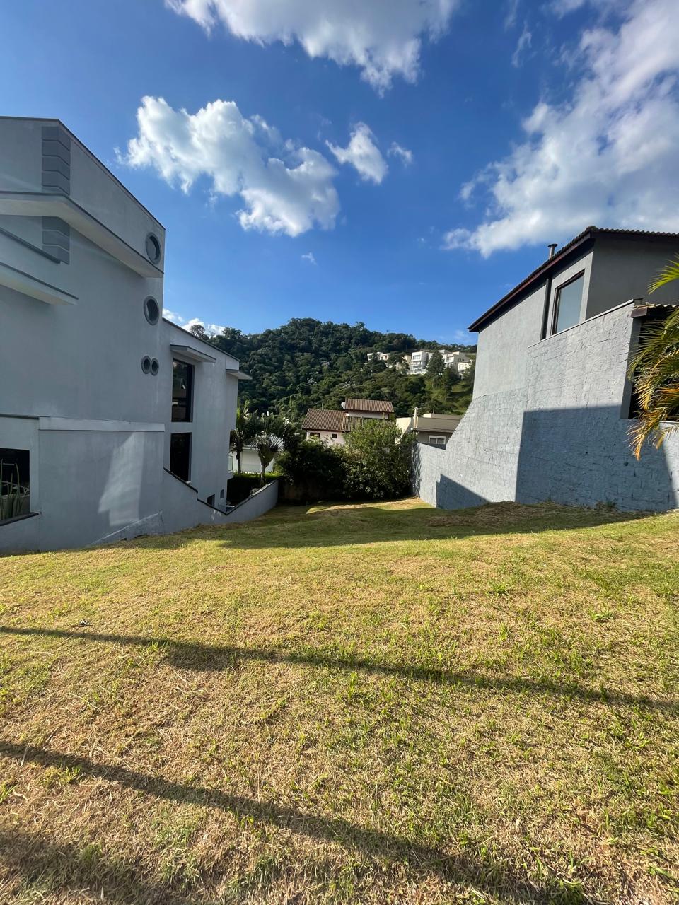 Cozinha e área gourmet terreno à venda em Valville 1, Santana de Parnaíba — 360 m² — imagem 3 de 4
