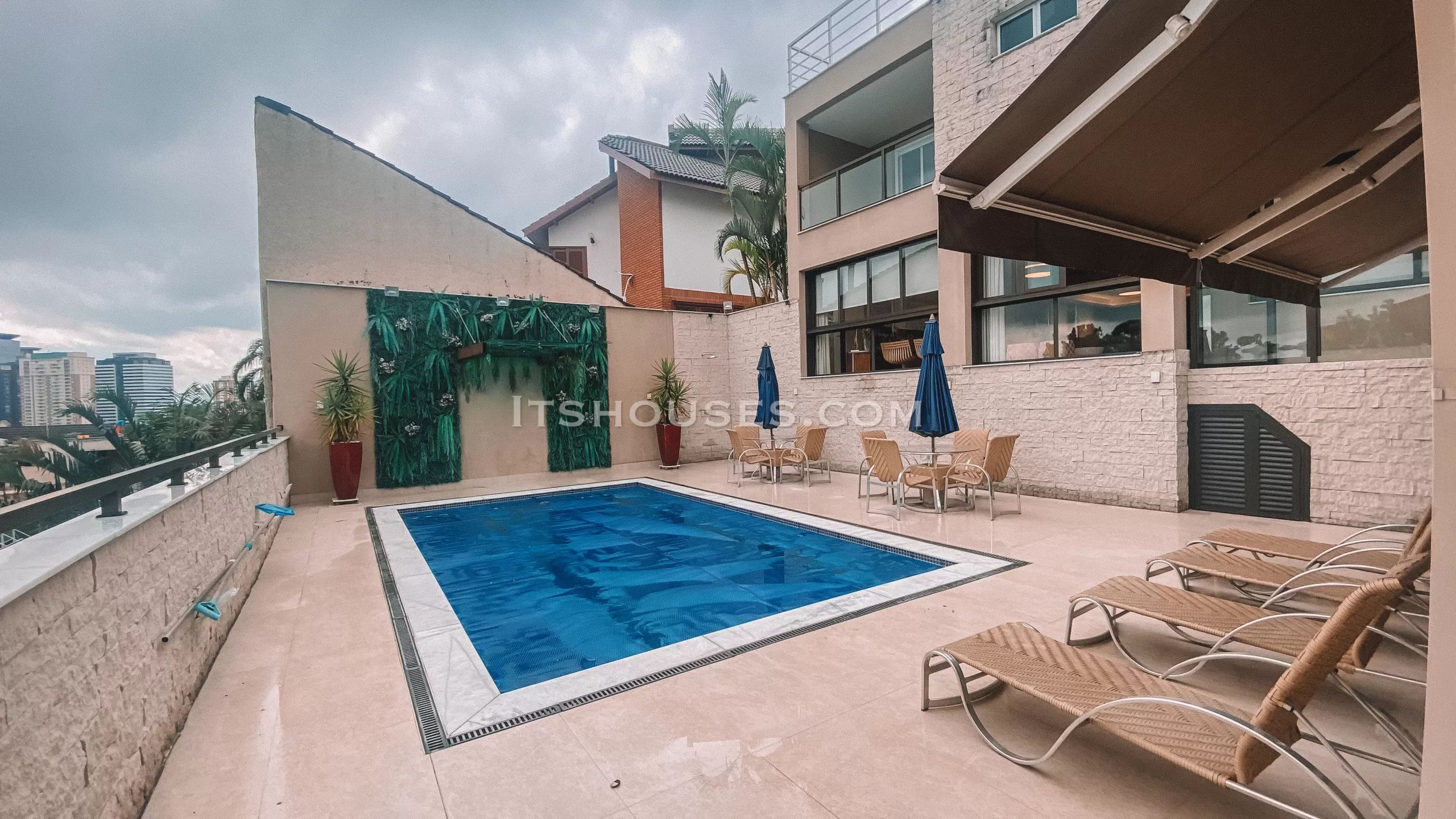 Fachada casa à venda em Alphaville Residencial 1, Alphaville, Barueri — 4 dormitórios, 600 m² — imagem 1 de 25