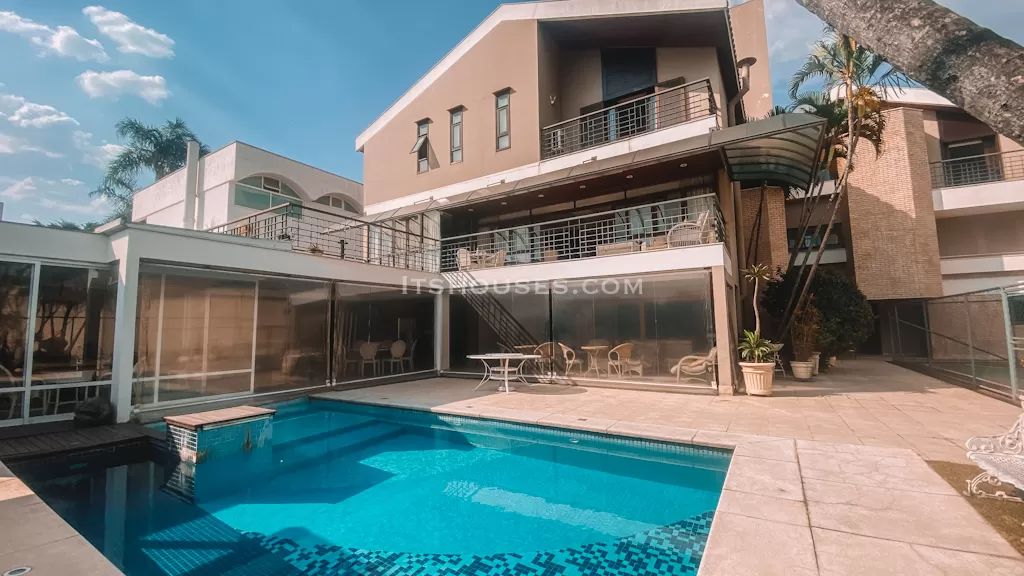 Fachada casa para alugar em Alphaville Residencial 1, Alphaville, Barueri — 5 suítes, 1120 m² — imagem 1 de 47