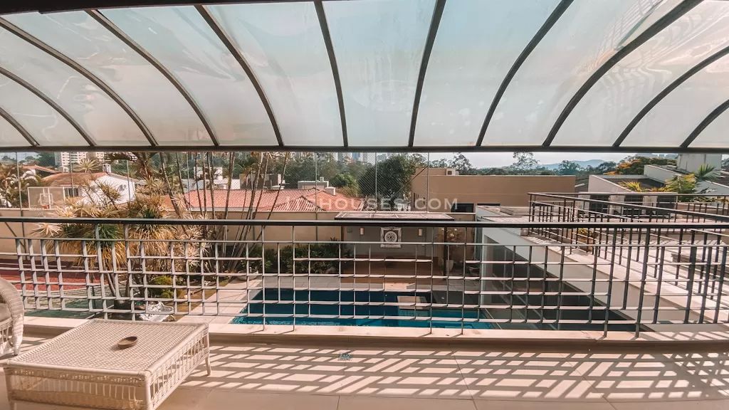 Sala de estar casa para alugar em Alphaville Residencial 1, Alphaville, Barueri — 5 suítes, 1120 m² — imagem 2 de 47