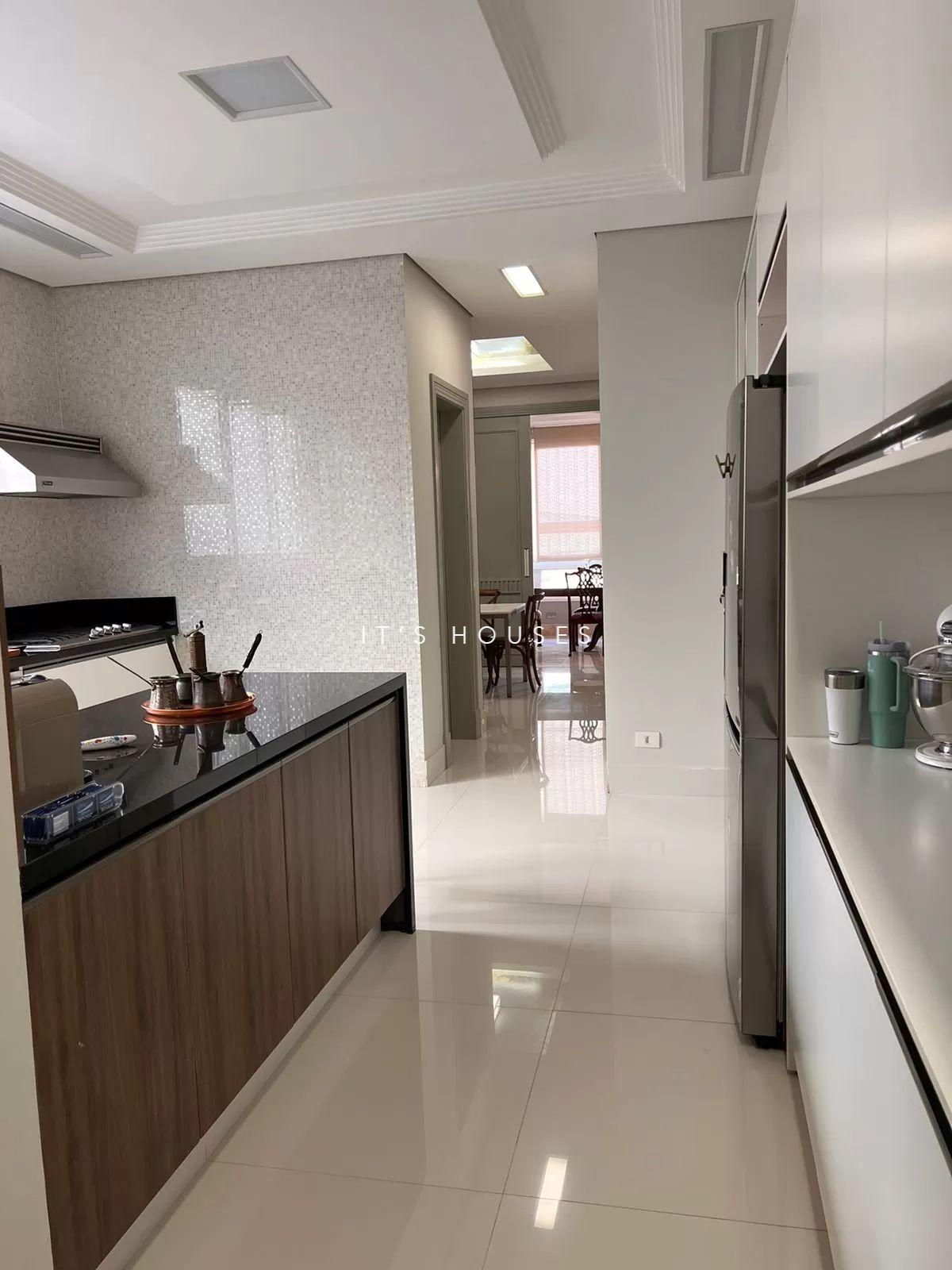 Piscina e área externa casa à venda em Alphaville Residencial 2, Alphaville, Barueri — 5 suítes, 560 m² — imagem 5 de 28