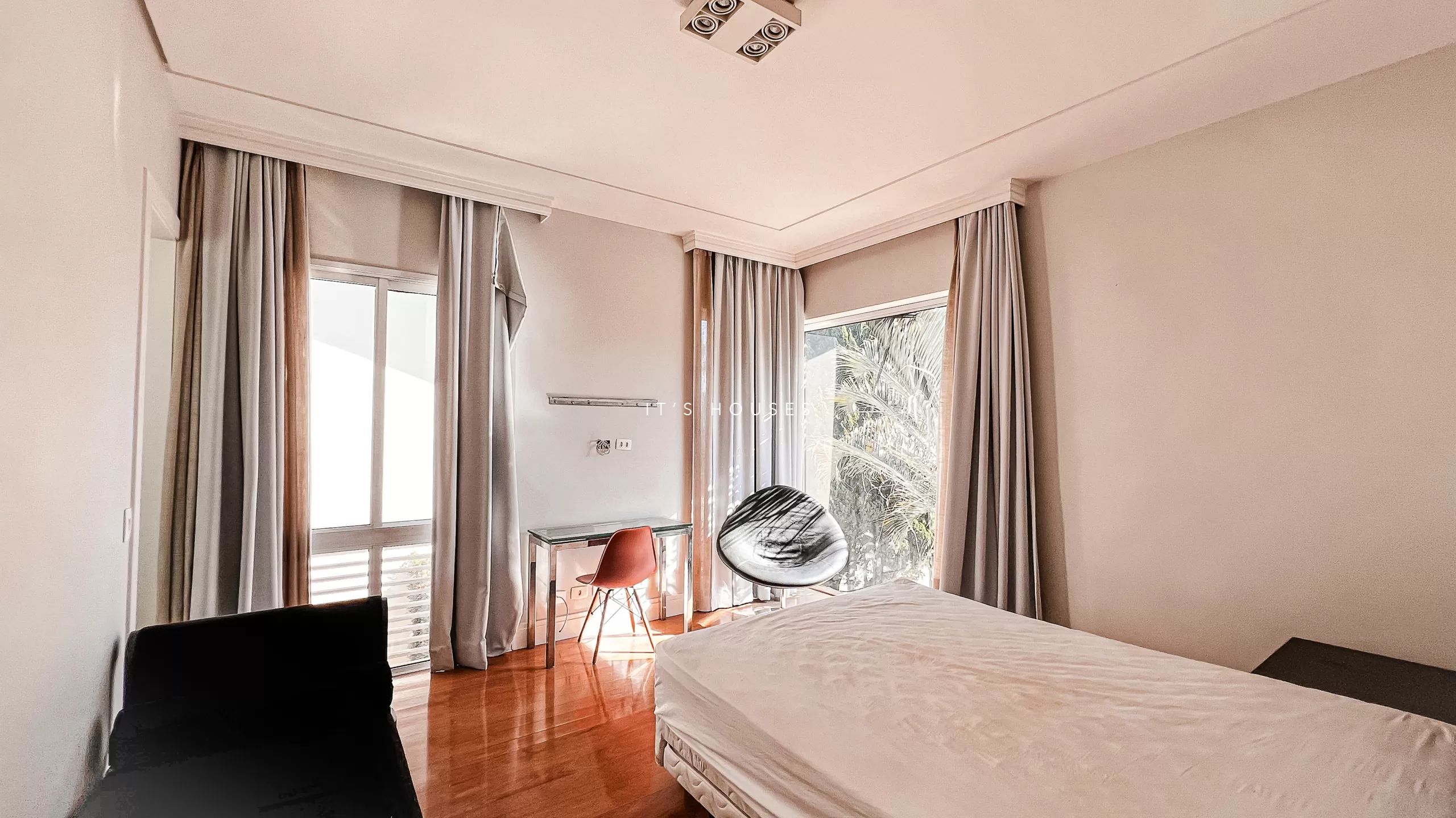 Cozinha e área gourmet casa à venda em Alphaville Residencial 2, Alphaville, Barueri — 5 suítes, 517 m² — imagem 3 de 15