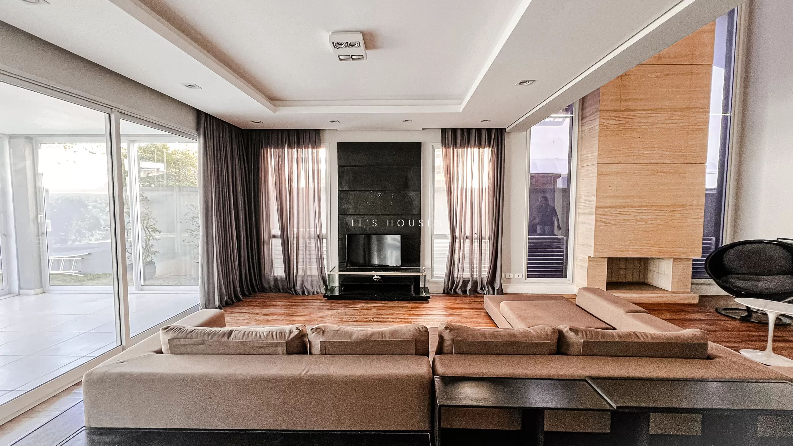 Fachada casa à venda em Alphaville Residencial 2, Alphaville, Barueri — 5 suítes, 517 m² — imagem 1 de 15
