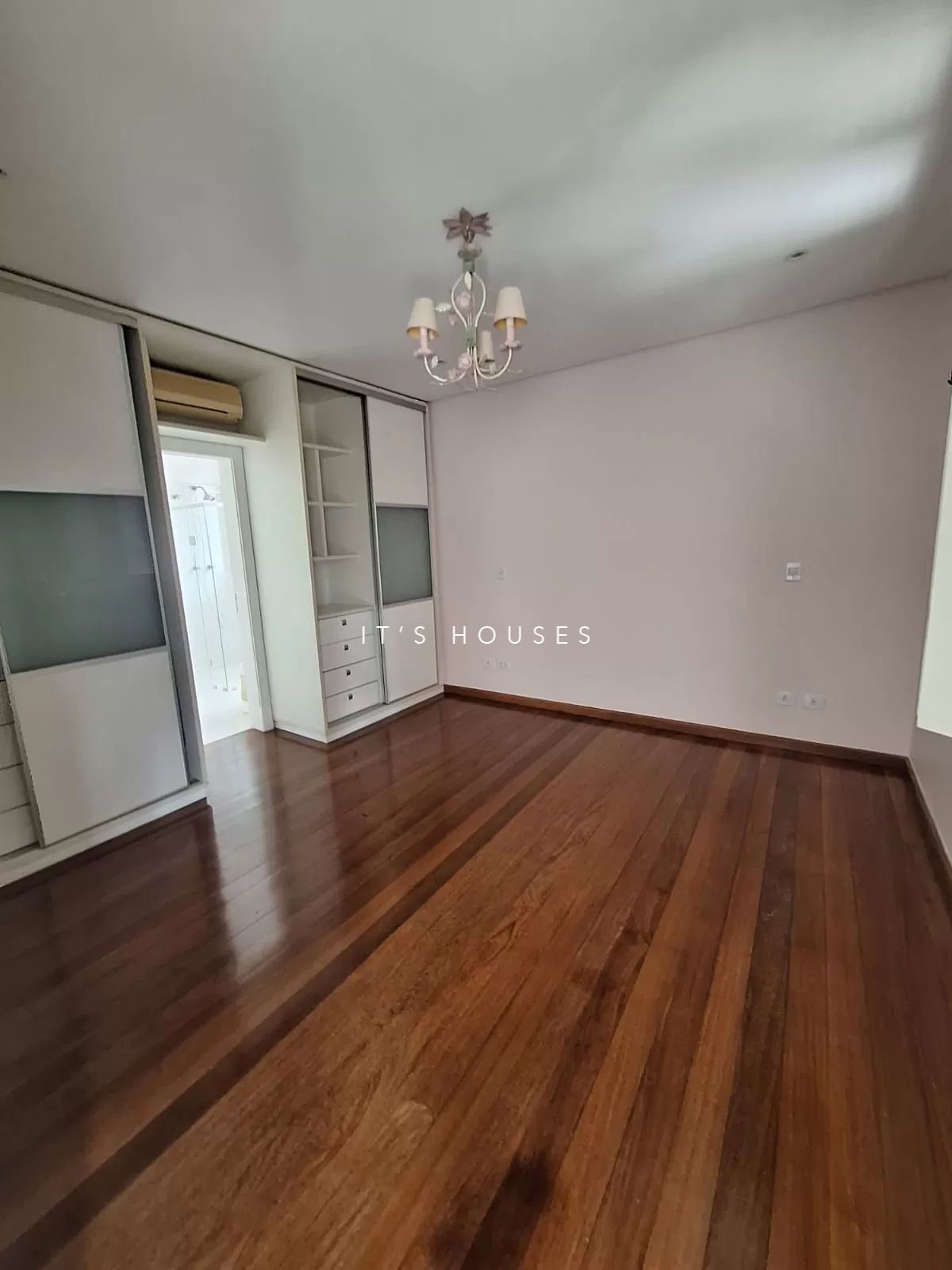 Sala de estar casa à venda em Alphaville Residencial 2, Alphaville, Barueri — 4 suítes, 620 m² — imagem 2 de 29