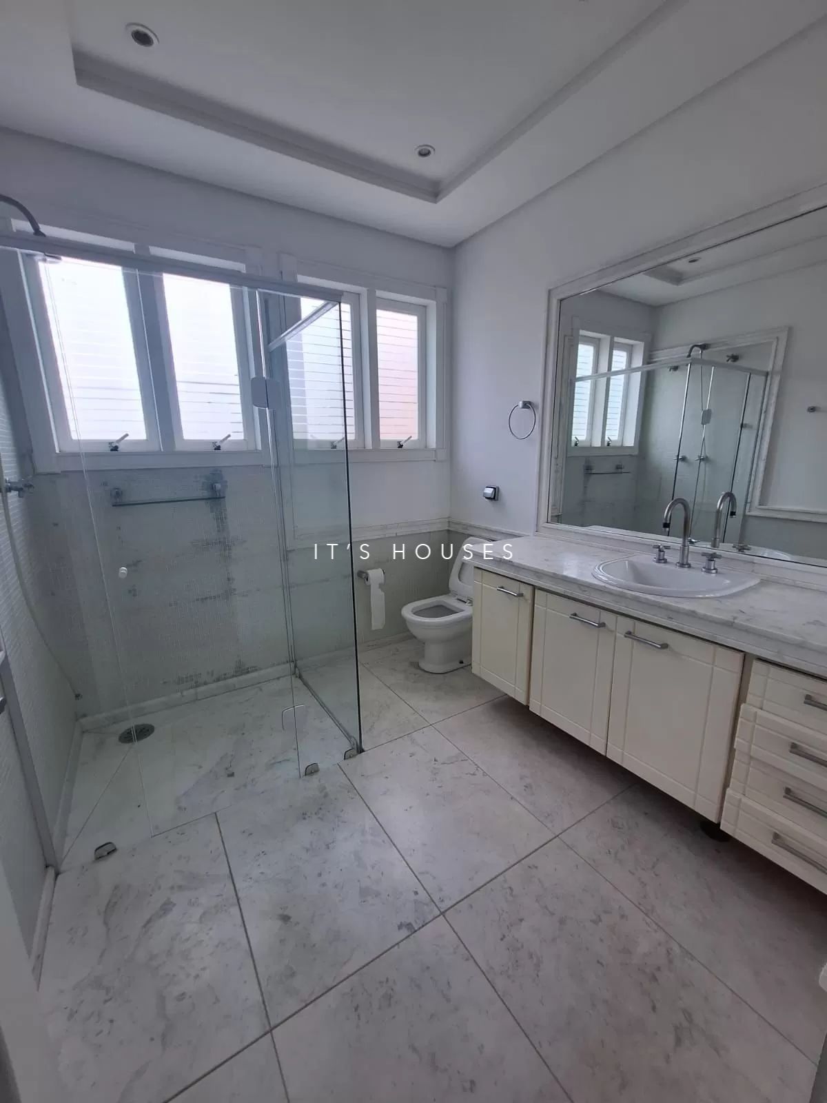 Área de convivência casa à venda em Alphaville Residencial 2, Alphaville, Barueri — 4 suítes, 620 m² — imagem 6 de 29