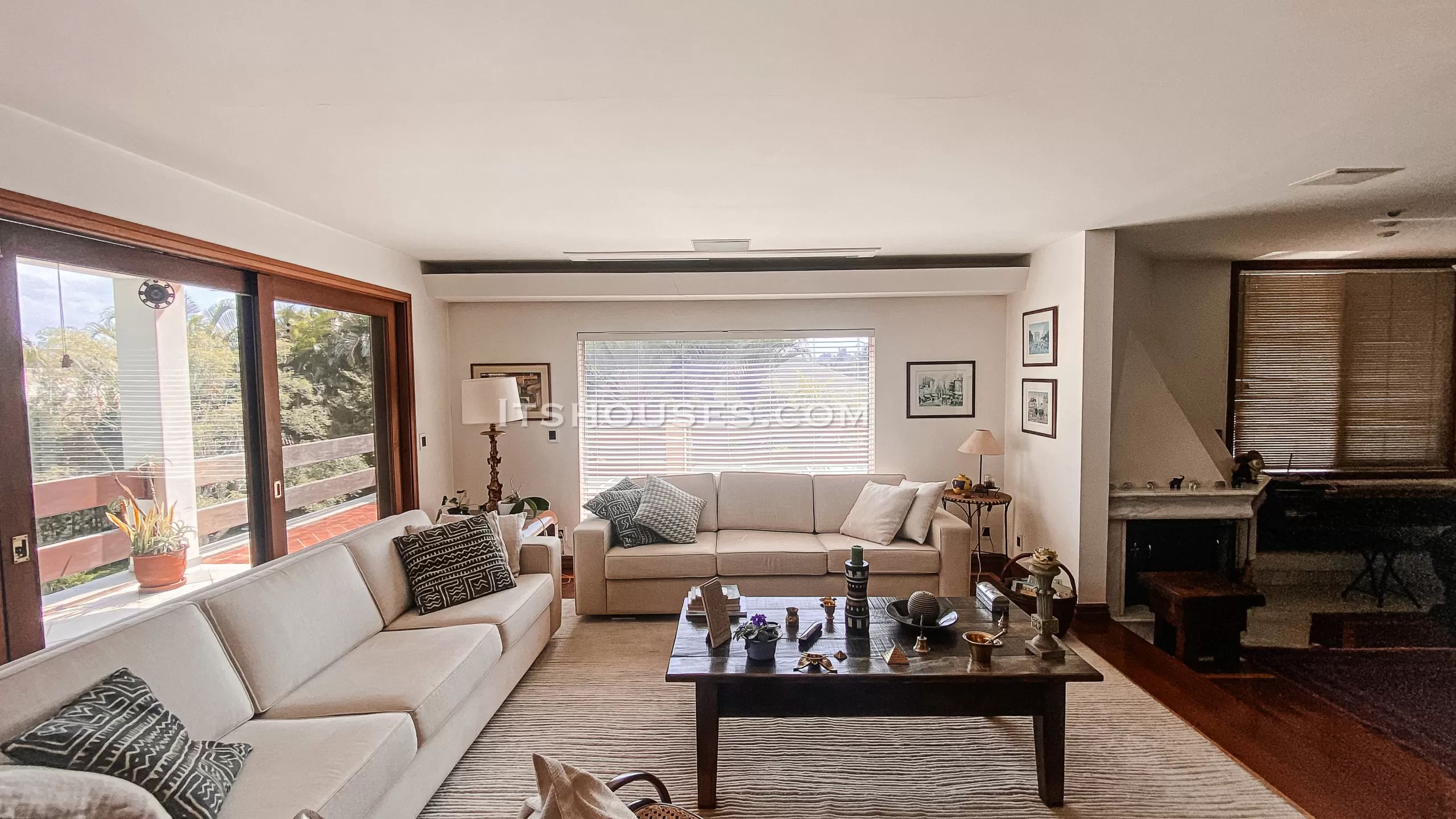 Área de convivência casa à venda ou para alugar em Alphaville Residencial 2, Alphaville, Barueri — 4 suítes, 1190 m² — imagem 6 de 35