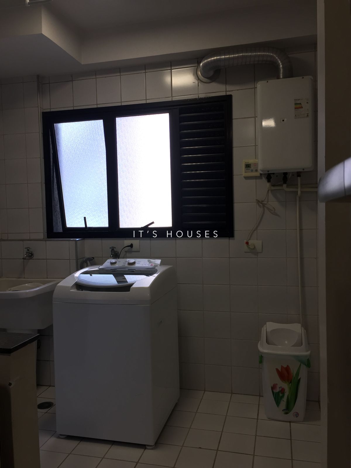 Sala de estar apartamento à venda em Alpha Club, Alphaville, Barueri — 2 suítes, 160 m² — imagem 2 de 16