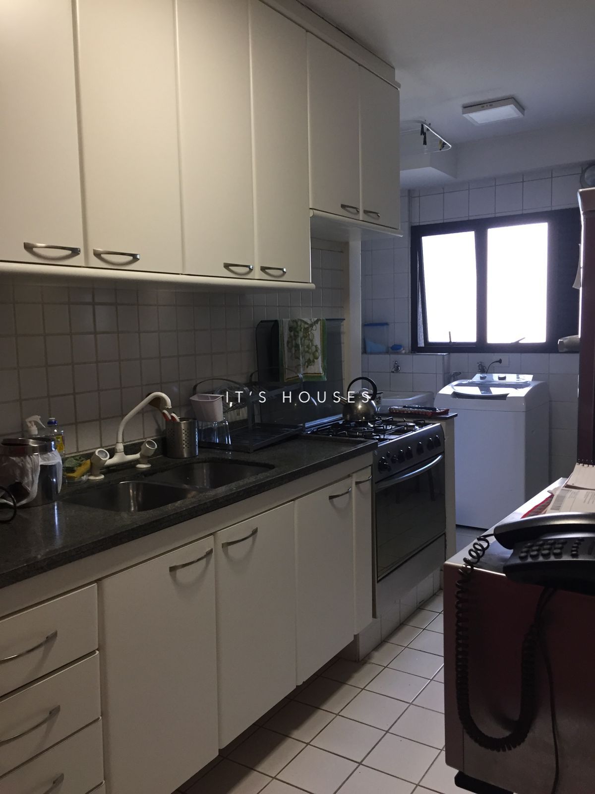 Cozinha e área gourmet apartamento à venda em Alpha Club, Alphaville, Barueri — 2 suítes, 160 m² — imagem 3 de 16