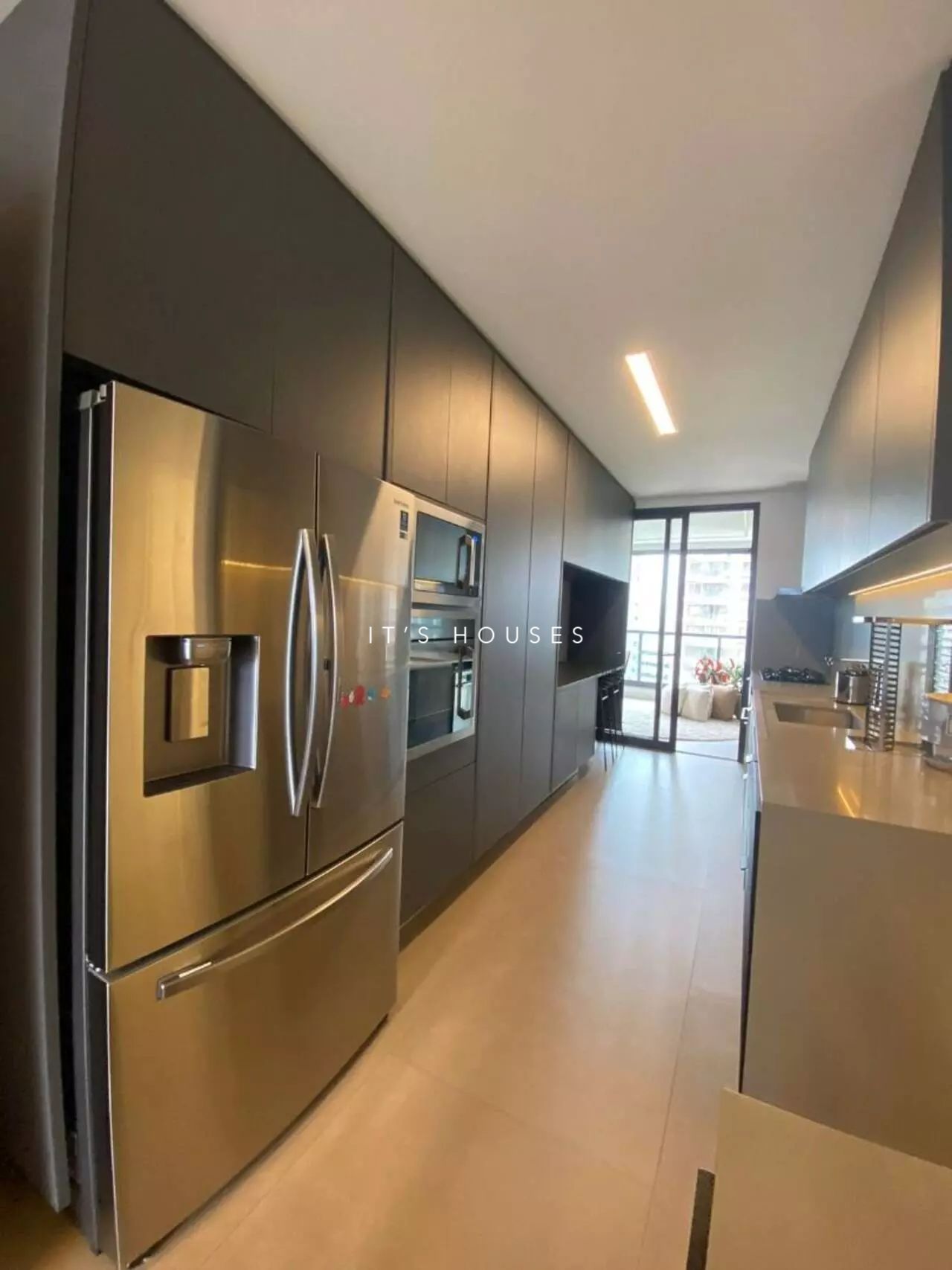 Sala de estar apartamento à venda em Canvas Alphaville, Alphaville, Barueri — 3 suítes, 282 m² — imagem 2 de 12