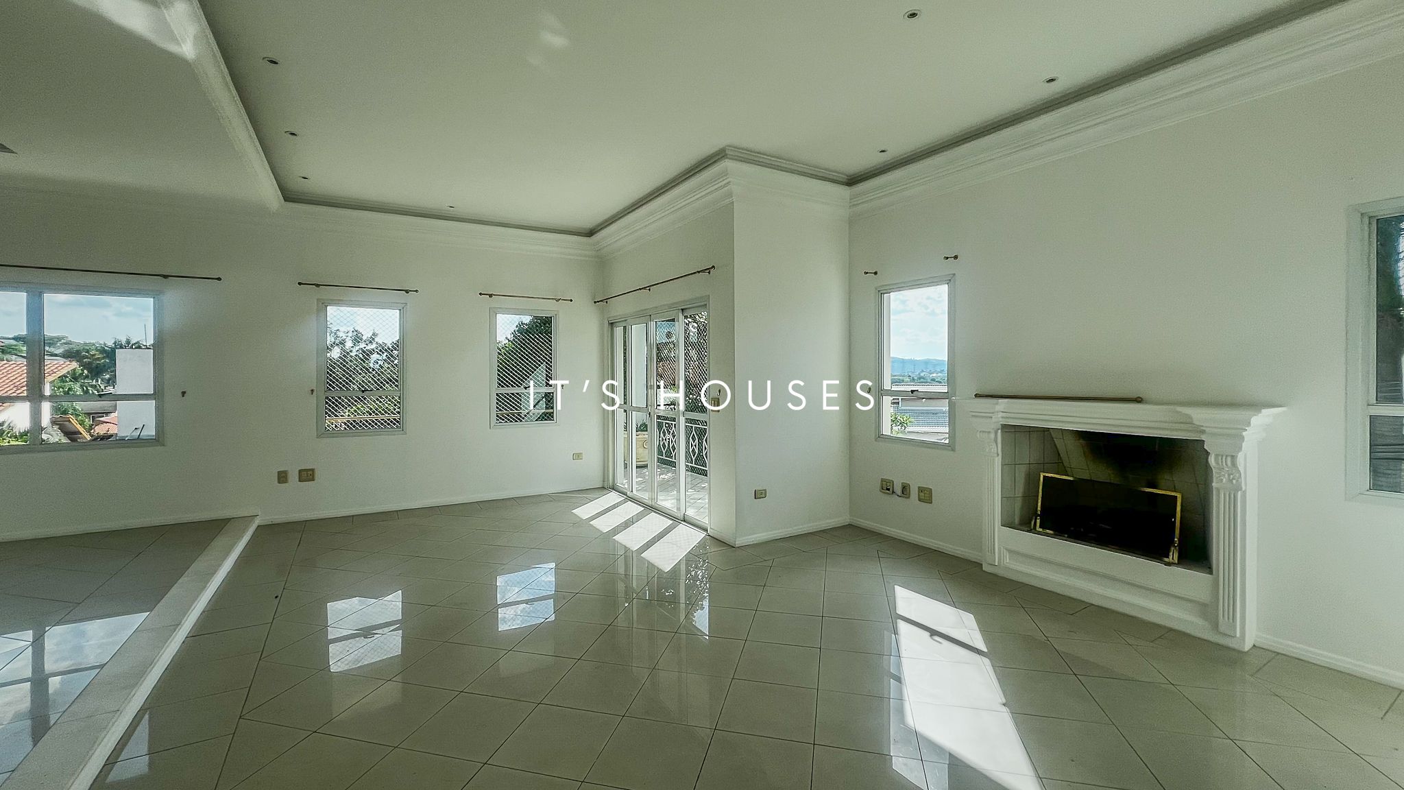 Sala de estar casa para alugar em Alphaville Residencial 9, Alphaville, Santana de Parnaíba — 5 suítes, 700 m² — imagem 2 de 19